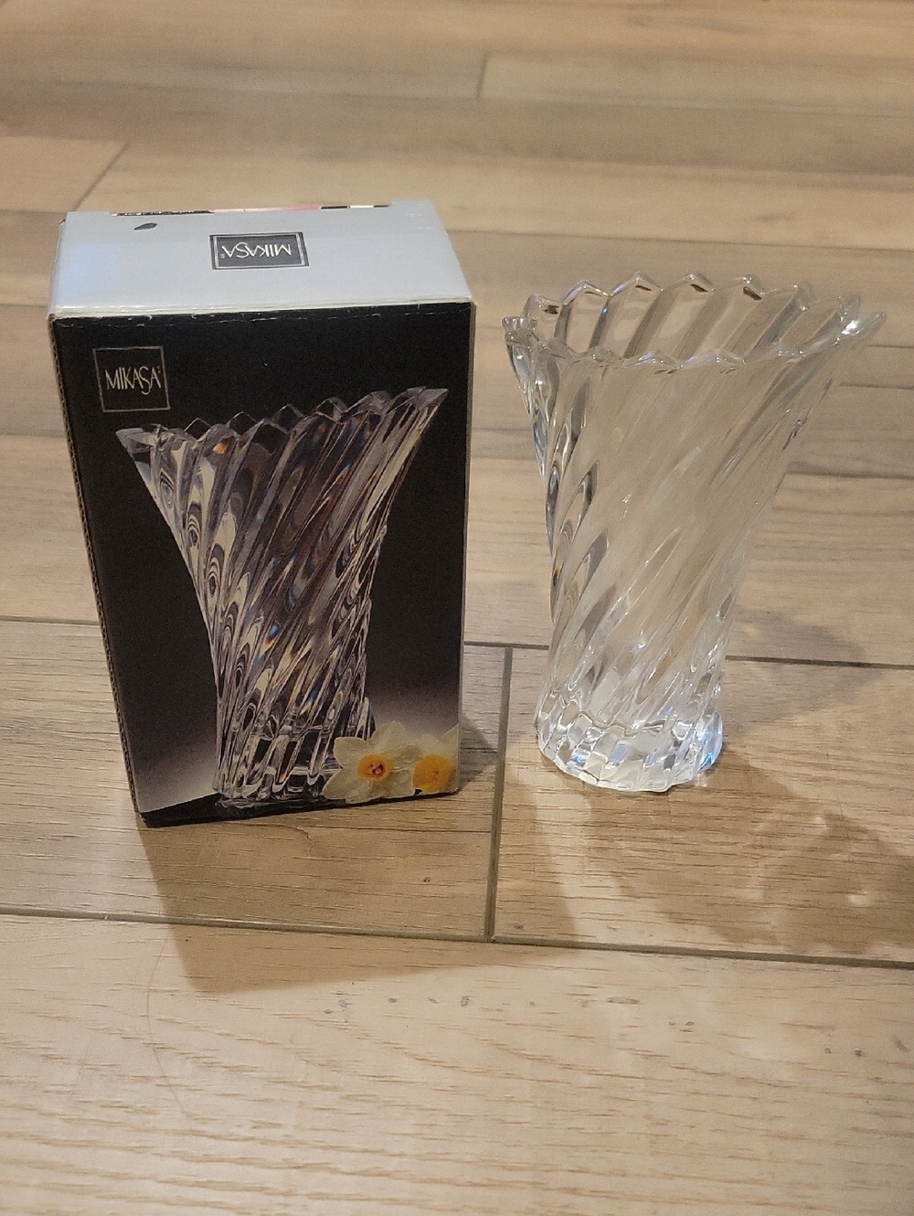 Mikasa 5" Bud Vase QQ028/612 - NIB